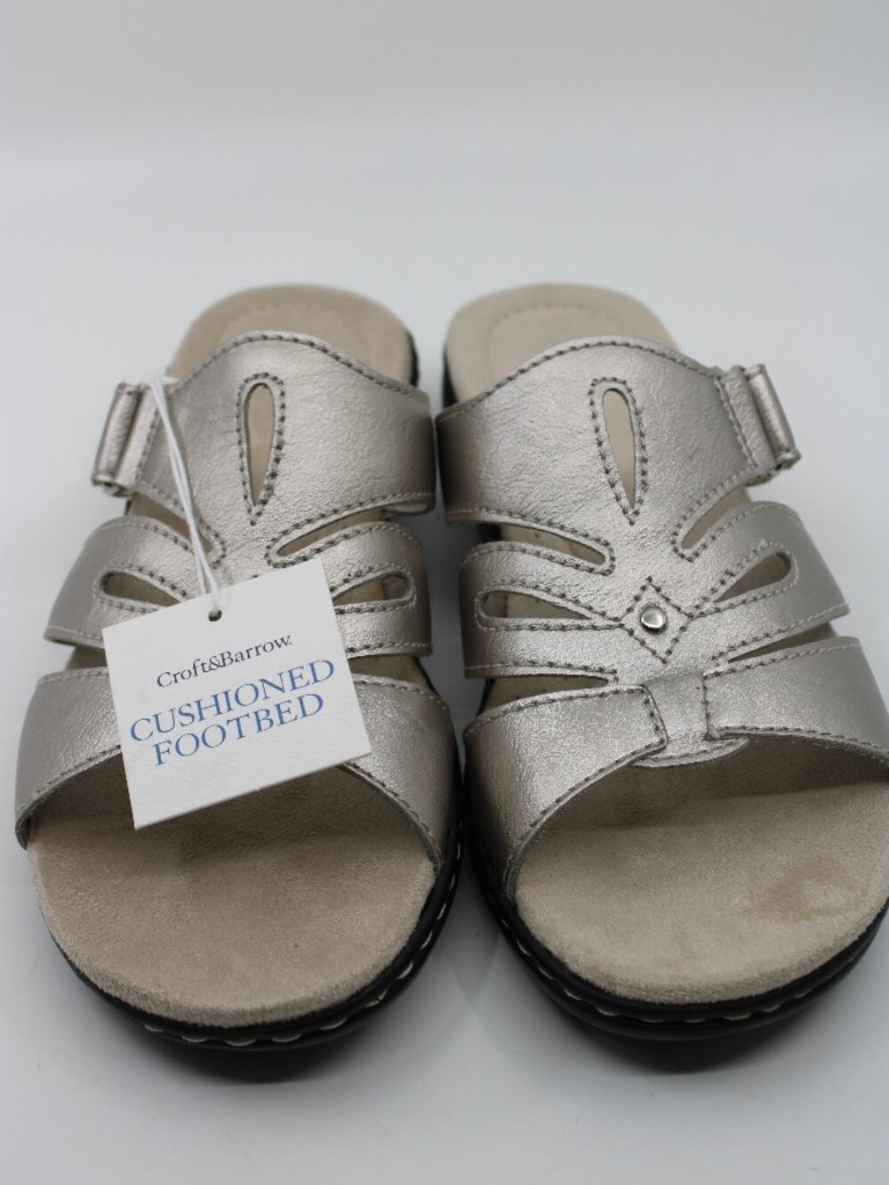 Croft &Barrow NWT Women Sandals Metallic Silver 8M Cushion Casual Hoop & L Wedge